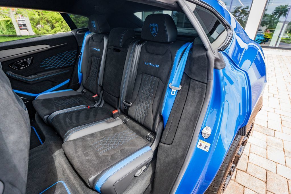 Used 2024 Lamborghini Urus Performante AWD/4WD image 44