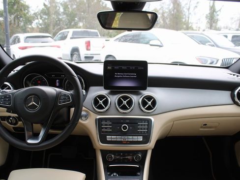 Used 2018 Mercedes-Benz GLA 250 image 24