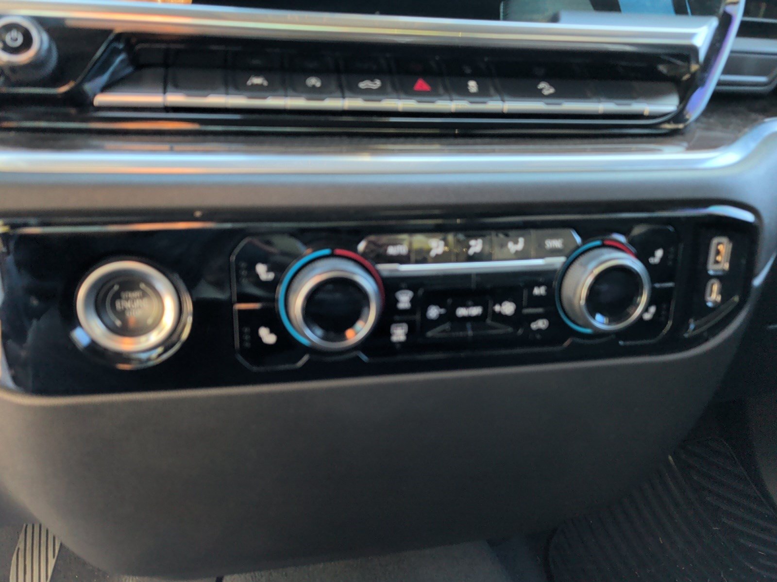 Used 2022 Chevrolet Silverado 1500 LT w/ Z71 Off-Road Package AWD/4WD image 15