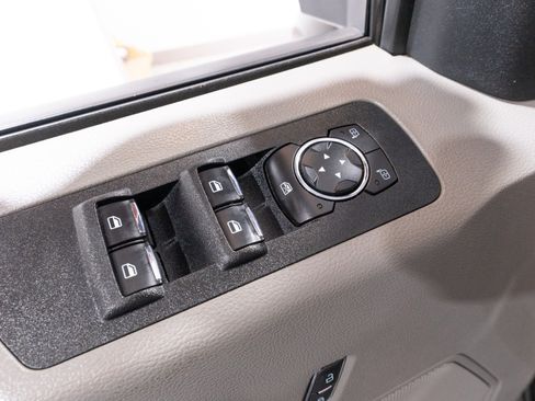 Used 2019 Ford F150 XLT AWD/4WD image 15