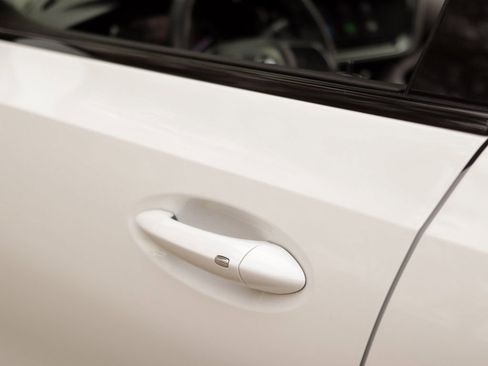 Used 2023 Buick Envision Essence w/ Sport Touring Package image 37