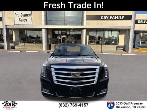 Used 2020 Cadillac Escalade Luxury AWD/4WD image 2