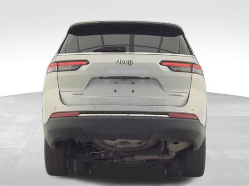 Used 2023 Jeep Grand Cherokee L Laredo AWD/4WD image 8