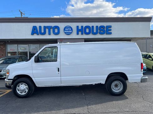 Used 2013 Ford E-250 and Econoline 250 w/ Commercial Cargo Van Pkg RWD image 8