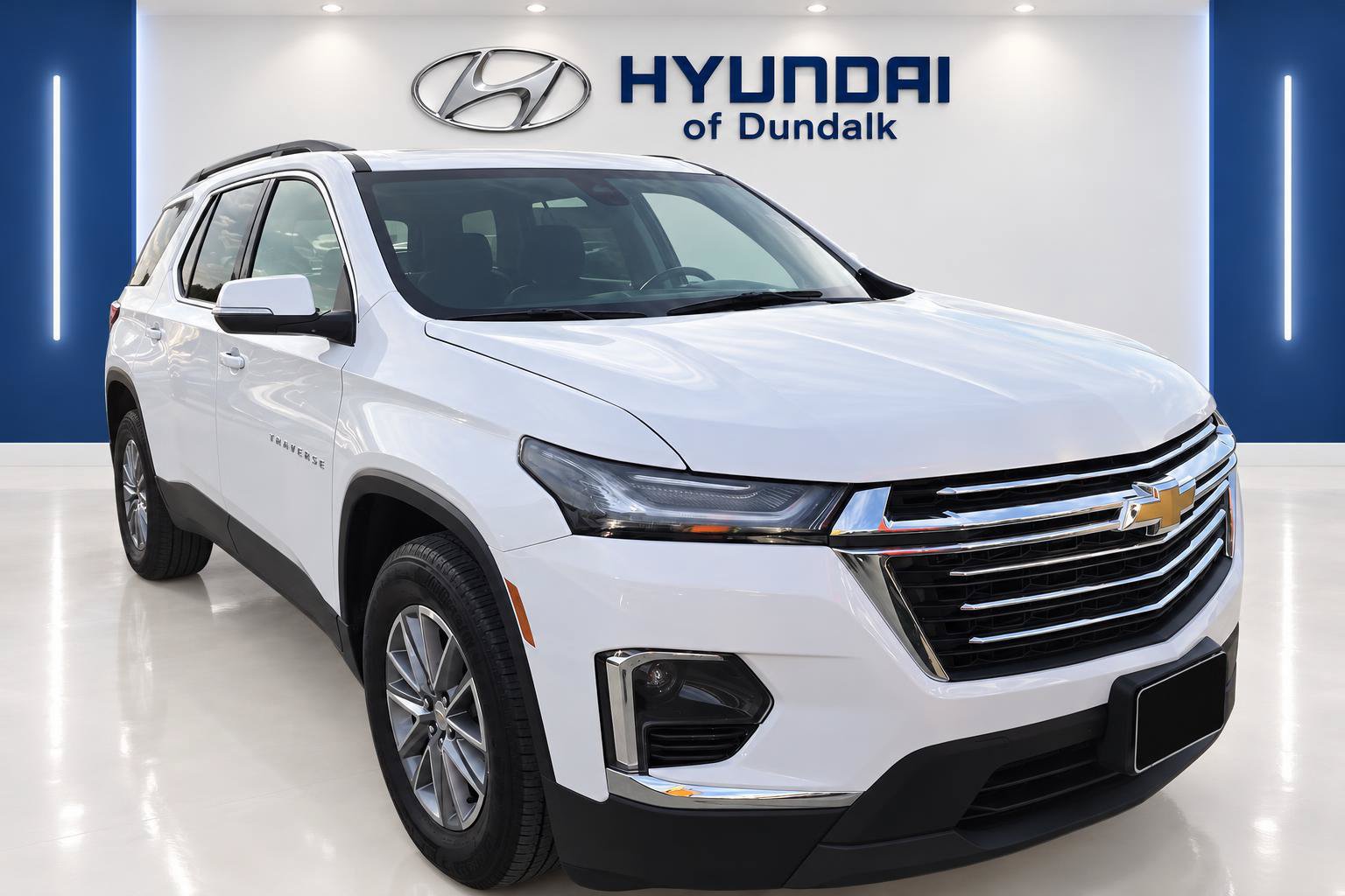Used 2024 Chevrolet Traverse LT FWD image 3