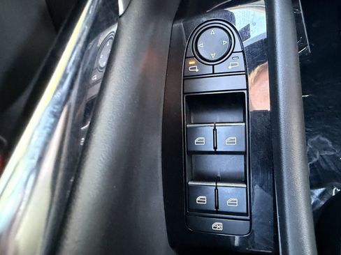 Used 2022 MAZDA MAZDA3 s image 26