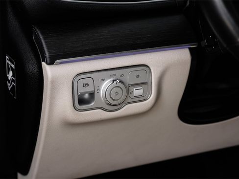 Used 2021 Mercedes-Benz GLE 350 4MATIC w/ 3rd Row Seat Package image 26