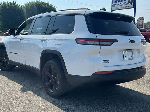 Used 2025 Jeep Grand Cherokee L Altitude image 6