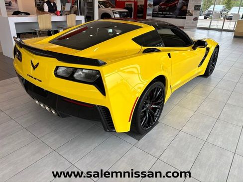 Used 2016 Chevrolet Corvette Z06 w/ 3LZ Preferred Equipment Group RWD image 9