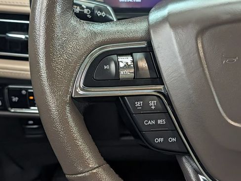 Certified 2023 Lincoln Nautilus AWD w/ Premium Package image 30