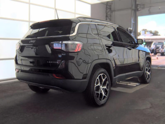 Used 2024 Jeep Compass Limited AWD/4WD image 5
