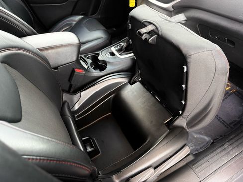 Used 2016 Jeep Cherokee Trailhawk image 32