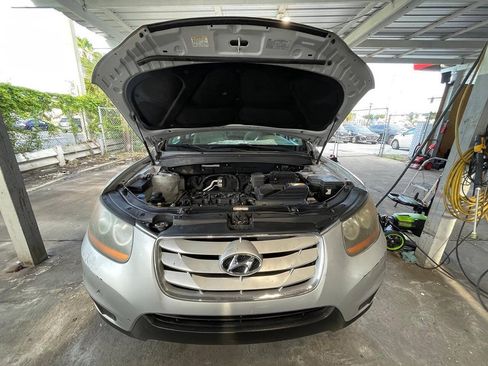 Used 2011 Hyundai Santa Fe GLS FWD image 19