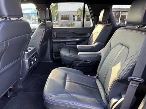 Used 2023 Ford Expedition Platinum image 17