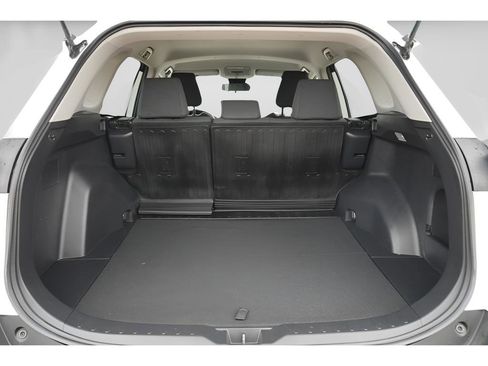 Used 2021 Toyota RAV4 LE AWD/4WD image 11