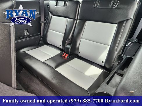Certified 2022 Ford Explorer XLT w/ Equipment Group 202A RWD image 21