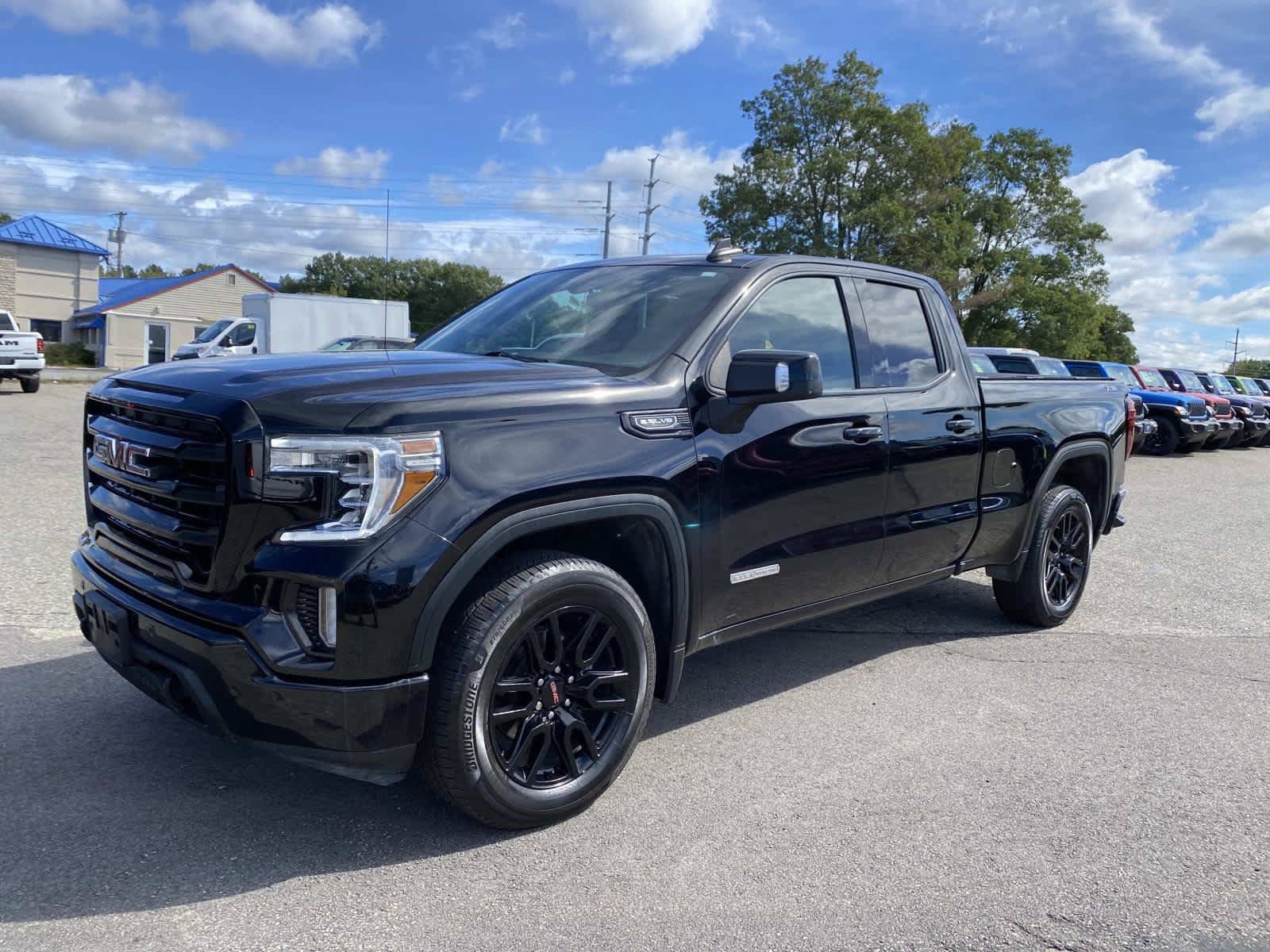 Used 2021 GMC Sierra 1500 Elevation w/ Preferred Package AWD/4WD image 9