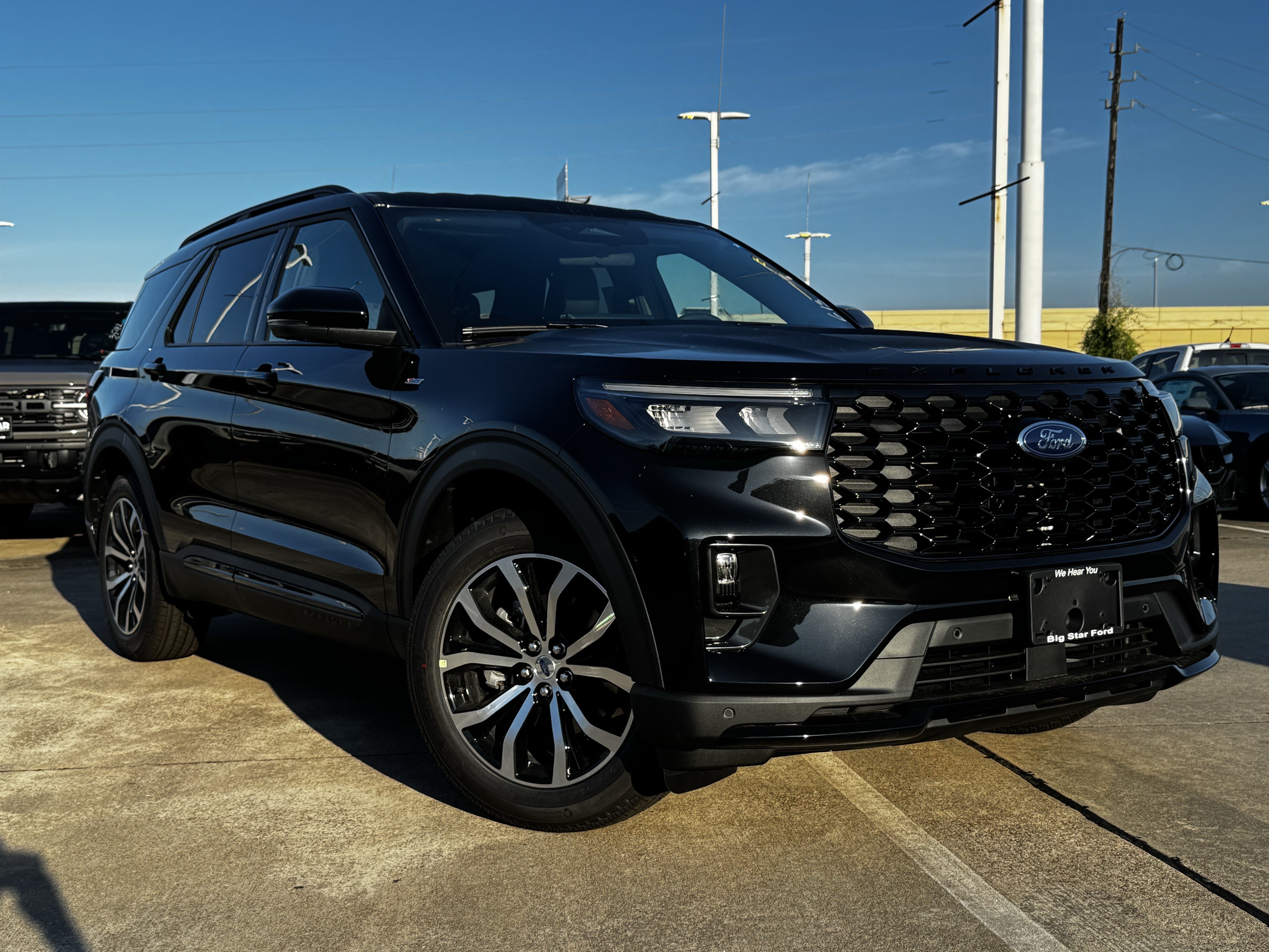 New 2026 Ford Explorer ST-Line RWD image 2
