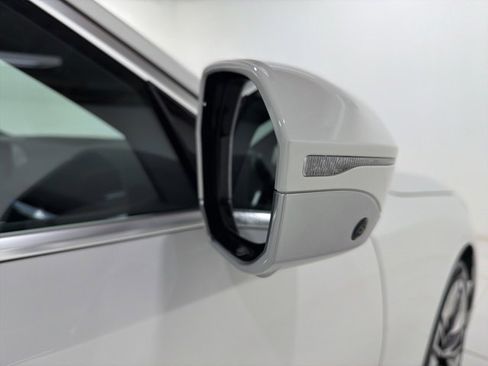 Used 2024 BMW 530i xDrive w/ Premium Package image 26