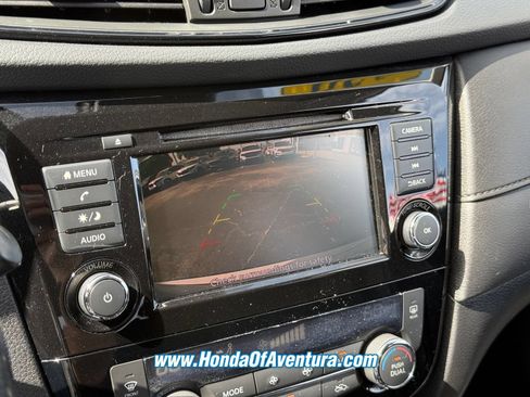 Used 2020 Nissan Rogue SV FWD image 29