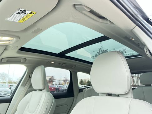 New 2026 Volvo XC60 B5 Ultra w/ Protection Package Premier AWD/4WD image 21