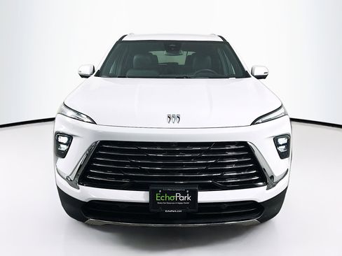 Used 2025 Buick Enclave Preferred image 2