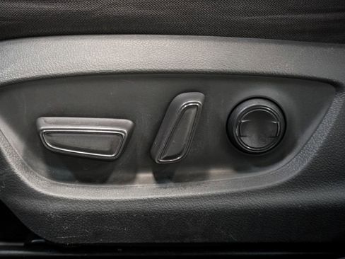 Used 2021 Toyota Camry LE w/ Convenience Package image 7