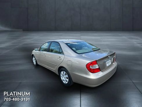 Used 2004 Toyota Camry LE image 9