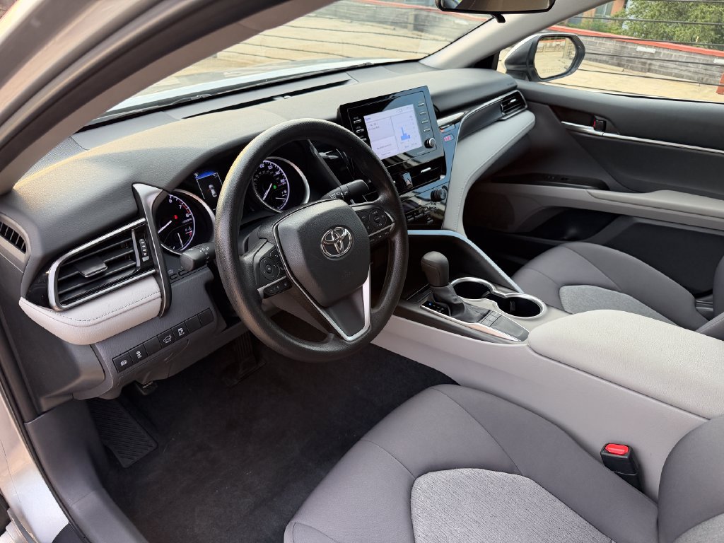 Used 2024 Toyota Camry LE FWD image 9