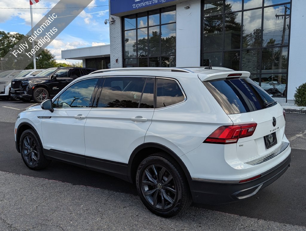 Used 2022 Volkswagen Tiguan SE w/ Panoramic Sunroof Package AWD/4WD image 12
