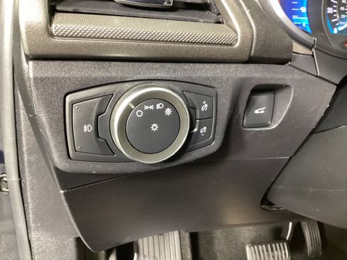 Used 2020 Ford Fusion SE image 23