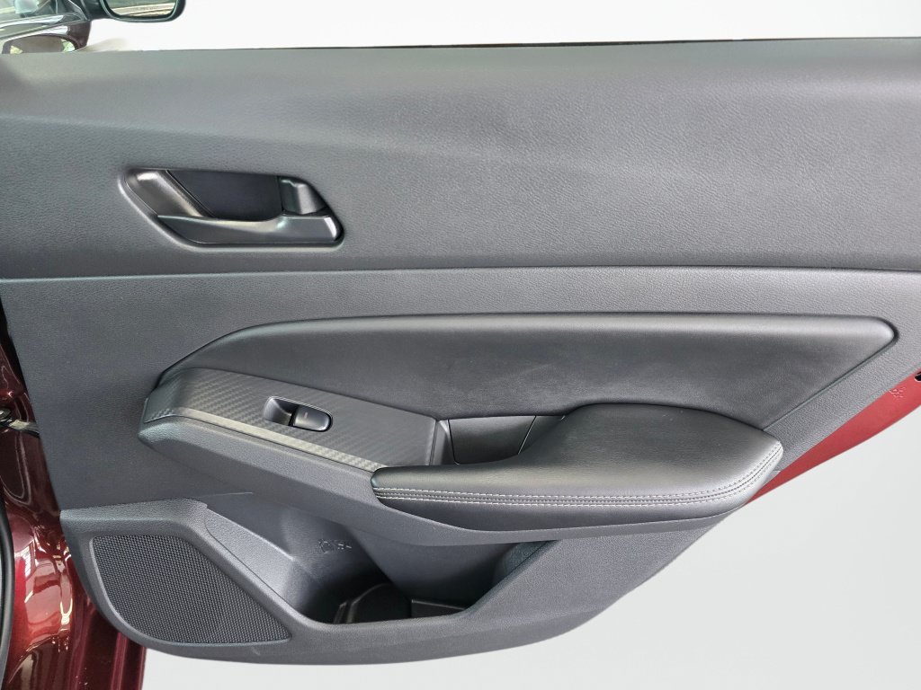 Used 2025 Nissan Altima 2.5 SV FWD image 38