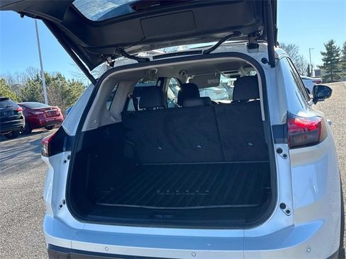 Used 2025 Nissan Rogue SV image 14
