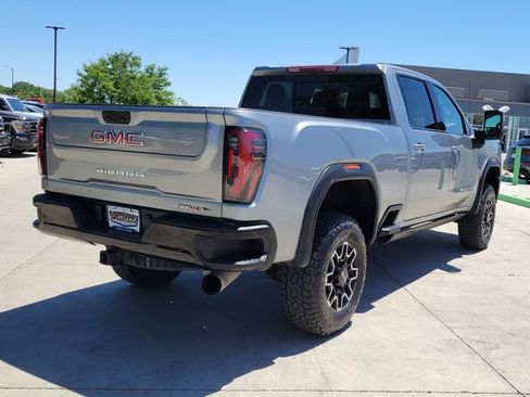 Used 2025 GMC Sierra 2500 AT4X AWD/4WD image 3