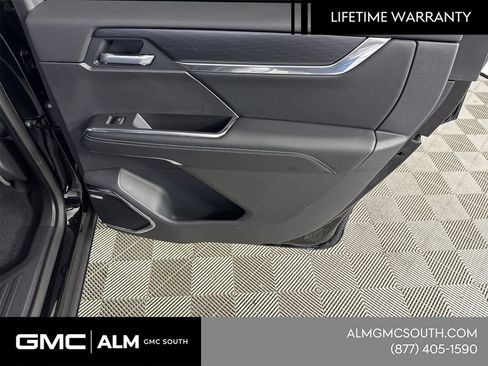 New 2026 GMC Acadia Elevation w/ Elevation Premium Package FWD image 18