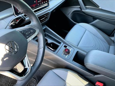 Used 2025 Volkswagen Tiguan SE R-Line AWD/4WD image 20