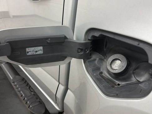 Used 2017 Chevrolet Colorado LT w/ LT Convenience Package RWD image 25