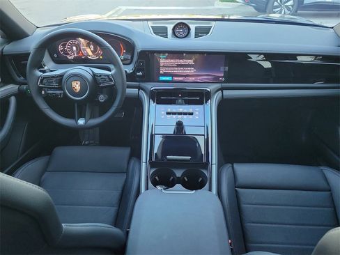 Used 2026 Porsche Panamera image 11