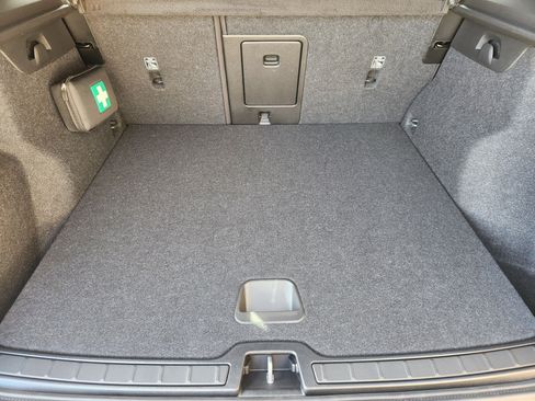 Used 2025 Volvo XC40 B5 Core w/ Protection Package Premier image 38