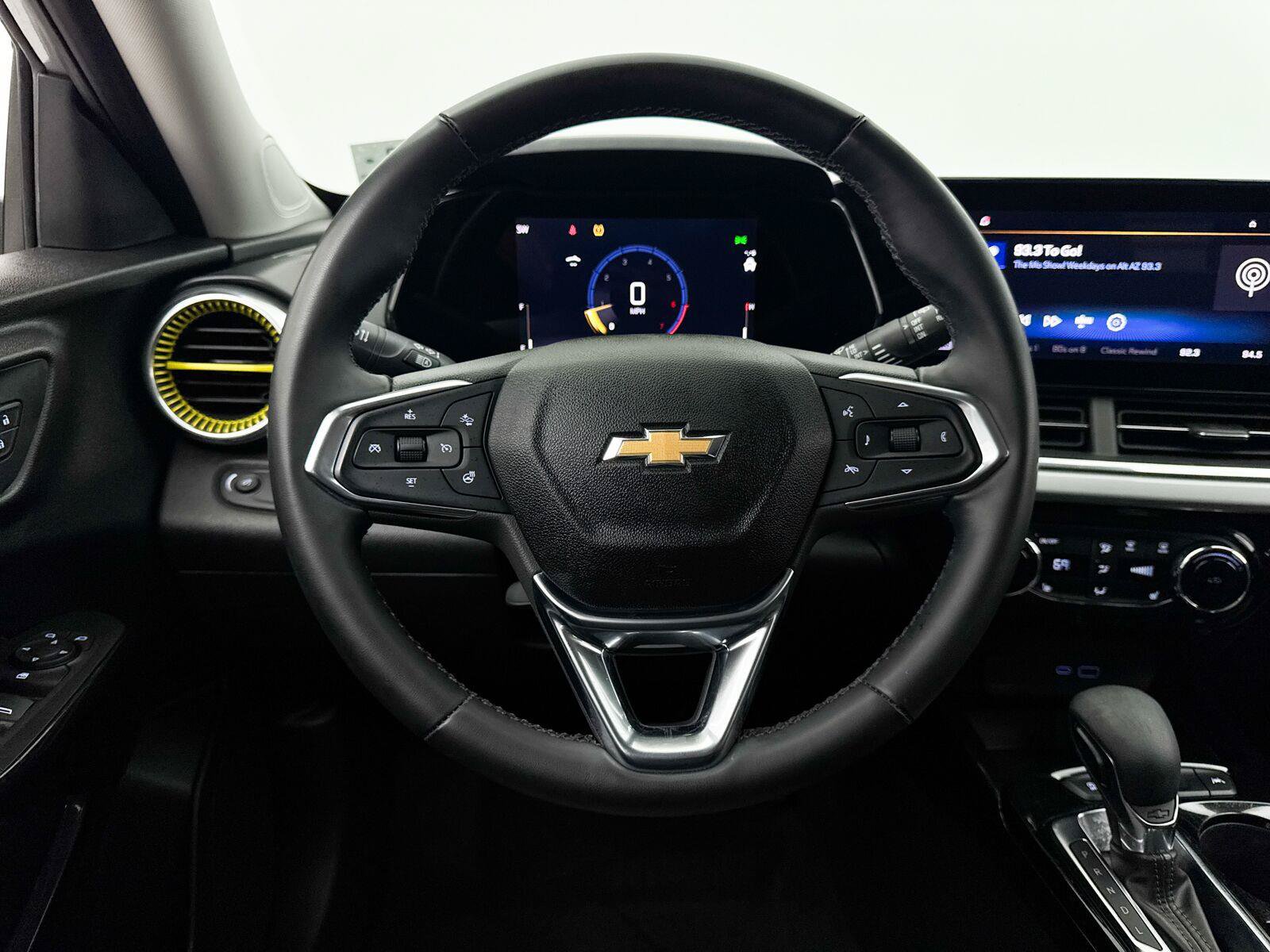 Used 2024 Chevrolet Trax LT w/ Driver Confidence Package FWD image 3
