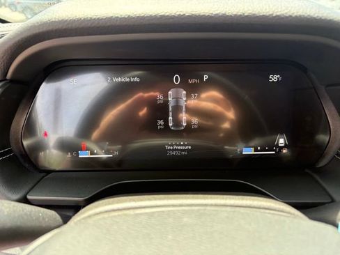 Used 2023 Jeep Grand Cherokee Laredo AWD/4WD image 12