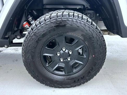 Certified 2022 Jeep Gladiator Mojave w/ LED Lighting Group image 22