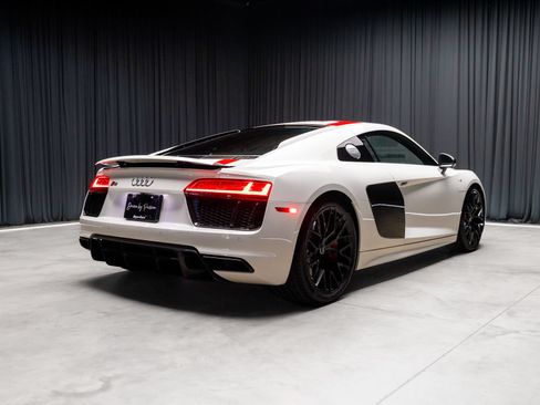 Used 2018 Audi R8 V10 w/ 20" Wheel Package RWD image 40