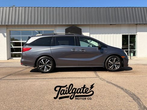 Used 2018 Honda Odyssey Elite image 1