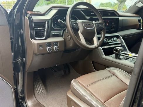 Used 2023 GMC Sierra 1500 Denali w/ Denali Reserve Package AWD/4WD image 13