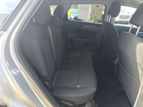 Used 2023 Kia Sportage LX image 41