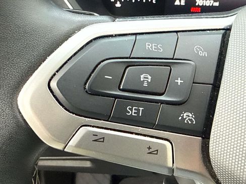 Used 2024 Volkswagen Tiguan SE image 23