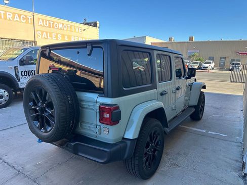 Used 2023 Jeep Wrangler Unlimited Sahara w/ Cold Weather Group AWD/4WD image 5