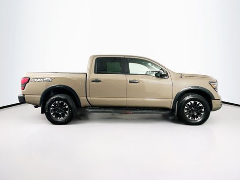 Used 2021 Nissan Titan PRO-4X w/ Pro-4x Convenience Package AWD/4WD image 10