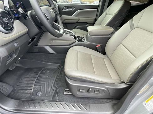 Certified 2025 Chevrolet Colorado ZR2 w/ Technology Package image 16